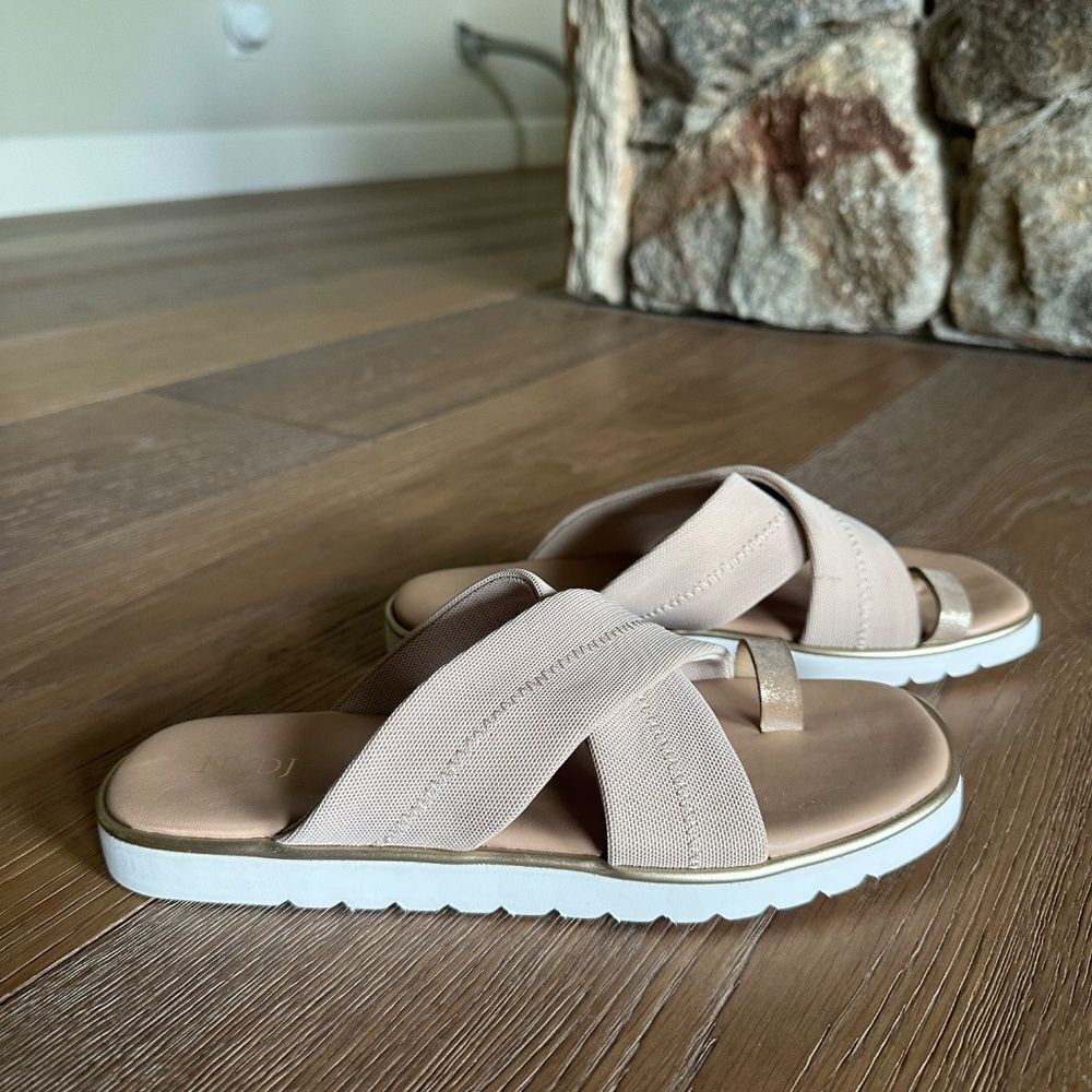 Nydj Ronna Cross Strap Toe Loop Slide Sandal In S… - image 5